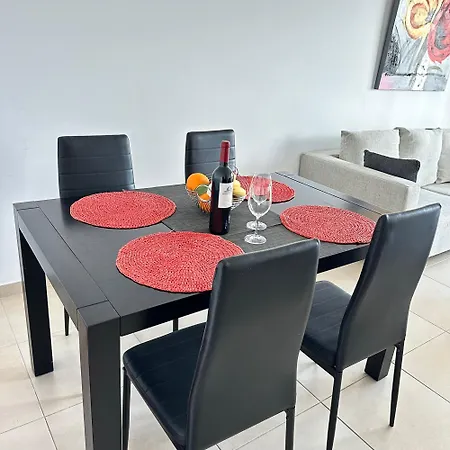 Elysia Park - 2 Bed Seaview Apartment Paphos